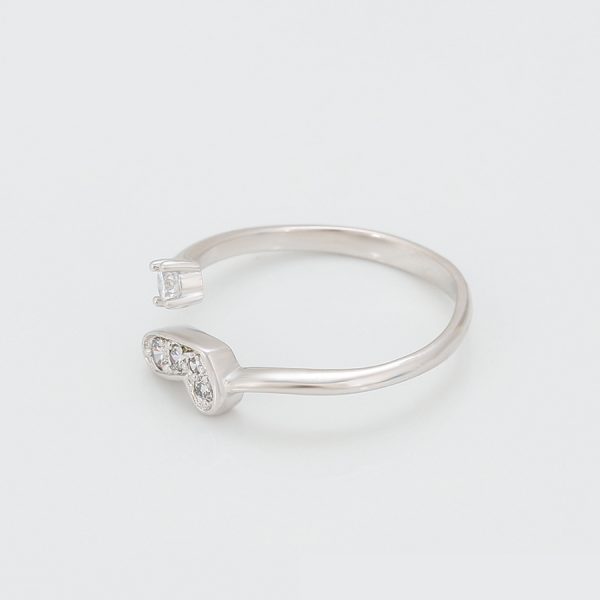 anillo de rodio corazon con zirconia plateado regalo okami joyeria