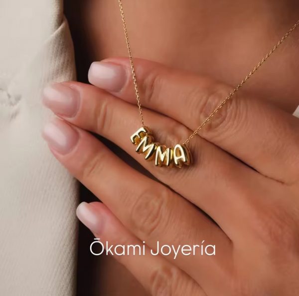 collar letras nombre personalizado globo dorado okami joyeria mexico queretaro